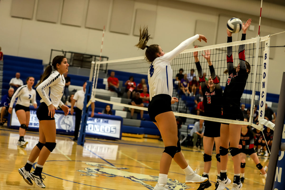 Centennial VB vs Sandy Creek (32).jpg